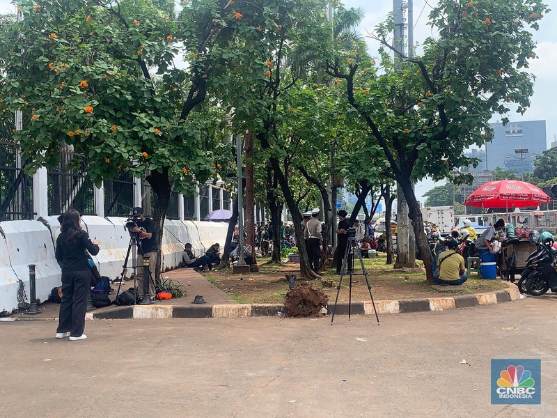 Situasi terkini Gedung DPR/MPR RI, Jakarta, Senin (1/9/2025). Situasi terkini Gedung DPR/MPR RI, Jakarta, Senin (1/9/2025). (CNBC Indonesia/Fergi Nadira)
