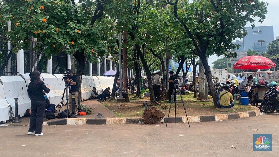 Situasi terkini Gedung DPR/MPR RI, Jakarta, Senin (1/9/2025). (CNBC Indonesia/Fergi Nadira)