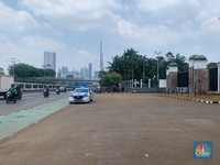 Potret Situasi Terkini di Depan Gedung DPR: Jalan Tol Dalam Kota Sepi