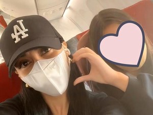 Bahagia Denada Bawa Aisha ke Jakarta Usai Pengobatan-Bertemu Jerry Aurum
