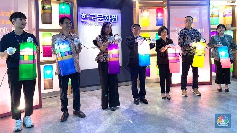 Pameran Lentera Sutra Jinju, Simbol Persahabatan Indonesia-Korea, Selasa (2/9/2025). (CNBC Indonesia/Fergi Nadira)