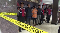Murka Suami di Lumajang Bacok Tetangga Selingkuhan Istri hingga Tewas