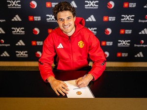 Senne Lammens Disebut Pembelian Panik MU