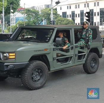 Potret TNI Konvoi & Patroli di Jakarta