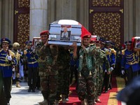 Ribuan Warga Yaman Gelar Pemakaman PM Houthi yang Dibunuh Israel