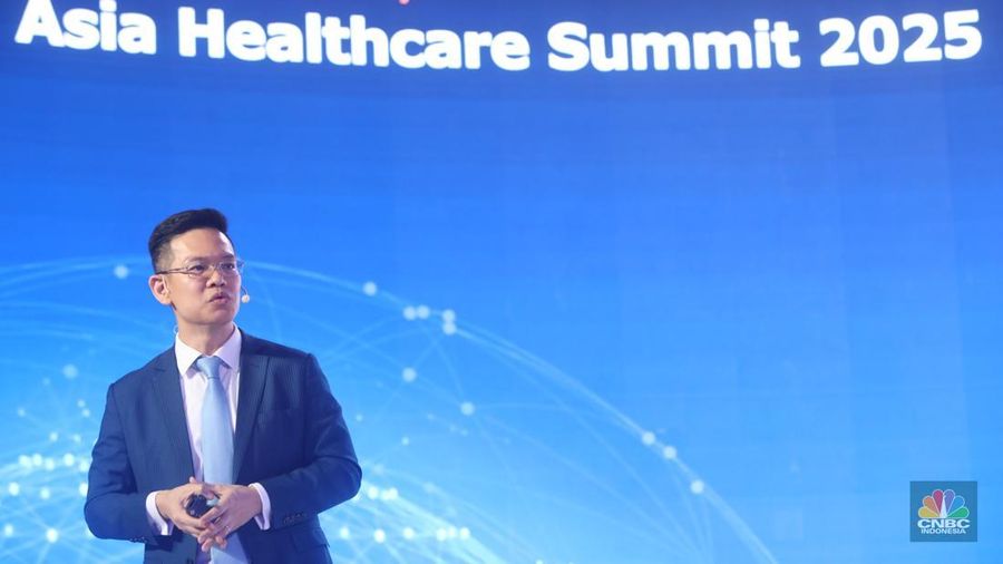 Chief Commercial & Operations Officer Bali International Hospital, Dr. Noel Yeo menyampaikan paparan dalam acara InterSystems Asia Healthcare Summit 2025 di Jakarta, Rabu (3/9/2025). (CNBC Indonesia/Faisal Rahman)