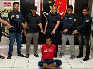 Deden Cekik-Tusuk Leher Istri gegara Kesal Diminta Cerai