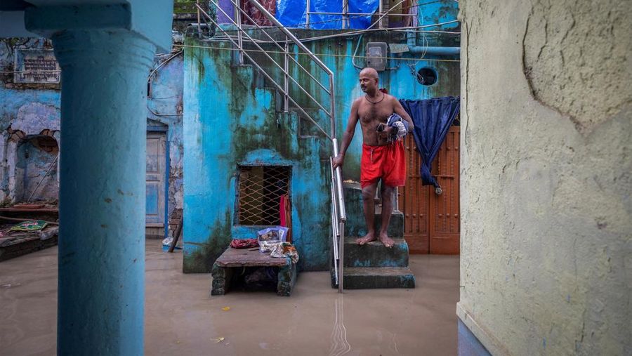 Hujan deras memicu banjir di sejumlah negara bagian India utara, memaksa puluhan ribu warga mengungsi. Hujan deras memicu banjir di sejumlah negara bagian India utara, memaksa puluhan ribu warga mengungsi. (REUTERS/Bhawika Chhabra)