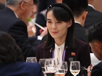 Kim Yo Jong, saudara perempuan pemimpin Korea Utara Kim Jong Un, menghadiri resepsi di Aula Besar Rakyat setelah parade militer yang menandai peringatan 80 tahun kemenangan atas Jepang dan berakhirnya Perang Dunia II, di Beijing pada tanggal 3 Septem