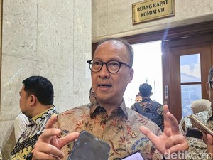 Janji Pemerintah Izinkan iPhone 17 Dijual di RI