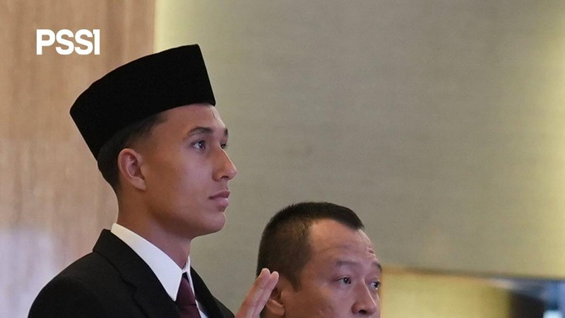 Miliano Jonathans telah resmi menjadi Warga Negara Indonesia (WNI) usai melakukan pengambilan sumpah di kantor Kementerian Hukum, Jakarta, Rabu (3/9) siang WIB. (Dok. PSSI)