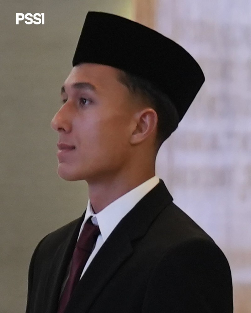 Miliano Jonathans telah resmi menjadi Warga Negara Indonesia (WNI) usai melakukan pengambilan sumpah di kantor Kementerian Hukum, Jakarta, Rabu (3/9) siang WIB. Miliano Jonathans telah resmi menjadi Warga Negara Indonesia (WNI) usai melakukan pengambilan sumpah di kantor Kementerian Hukum, Jakarta, Rabu (3/9) siang WIB. (Dok. PSSI)