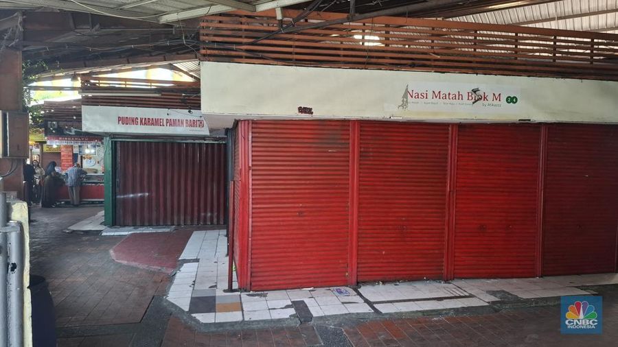 Plaza 2 Blok M tengah viral karena banyaknya toko makanan yang tiba-tiba tutup dan sepi pada Rabu (3/9/2025). (CNBC Indonesia/Chandra Dwi Pranata)