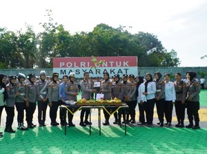 Kejutan Kapolres Rohul di HUT ke-77 Bikin Polwan Menangis