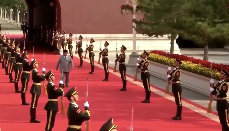 Presiden Republik Indonesia Prabowo Subianto menghadiri Parade Militer China di Lapangan Tiananmen, Beijing, China, Rabu (3/9/2025). Presiden Republik Indonesia Prabowo Subianto menghadiri Parade Militer China di Lapangan Tiananmen, Beijing, China, Rabu (3/9/2025). (Tangkapan Layar Video Reuters/CCTV)