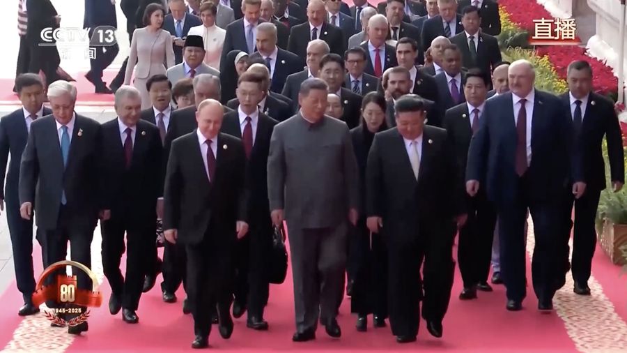 Presiden Republik Indonesia Prabowo Subianto menghadiri Parade Militer China di Lapangan Tiananmen, Beijing, China, Rabu (3/9/2025). (Tangkapan Layar Video Reuters/CCTV)