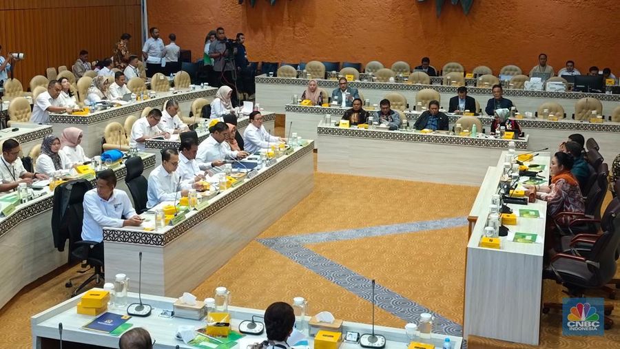 Rapat Kerja Komisi IV DPR RI bersama Menteri Pertanian di Kompleks Parlemen, Jakarta, Rabu (3/9/2025). (CNBC Indonesia/Martyasari Rizky)
