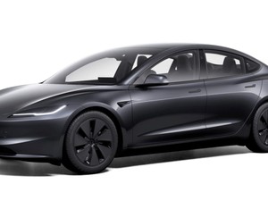 Belum Sebulan Meluncur, Tesla Model 3 Long Range RWD Dipangkas Puluhan Juta Rupiah