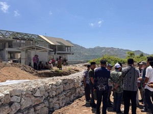 Komisi II DPRD Lombok Tengah Cek Beronjong di Pantai Torok Aik Belek