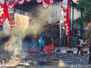 26 Anak Surabaya Terlibat Demo Ricuh