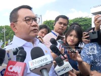 Video: Dudung Tegaskan Tidak Ada Darurat Militer: Masih Jauh