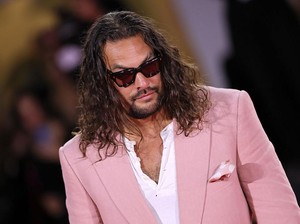 Reaksi Jason Momoa Lihat Debut Lobo di Trailer Supergirl: Akhirnya