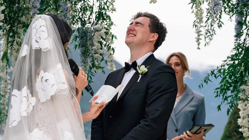 Influencer TikTok Rebecca Ma resmi menikah dengan David Pownall di Villa Balbiano, Danau Como, Italia (28/8/2025). Influencer TikTok Rebecca Ma resmi menikah dengan David Pownall di Villa Balbiano, Danau Como, Italia (28/8/2025). (Instagram/BeccaxBloom)