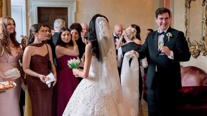 Influencer TikTok Rebecca Ma resmi menikah dengan David Pownall di Villa Balbiano, Danau Como, Italia (28/8/2025). (Instagram/BeccaxBloom)