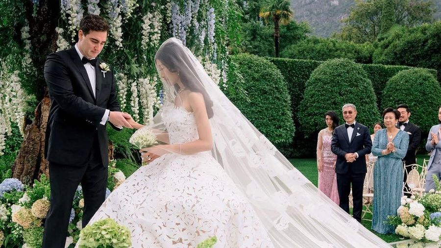 Influencer TikTok Rebecca Ma resmi menikah dengan David Pownall di Villa Balbiano, Danau Como, Italia (28/8/2025). (Instagram/BeccaxBloom)