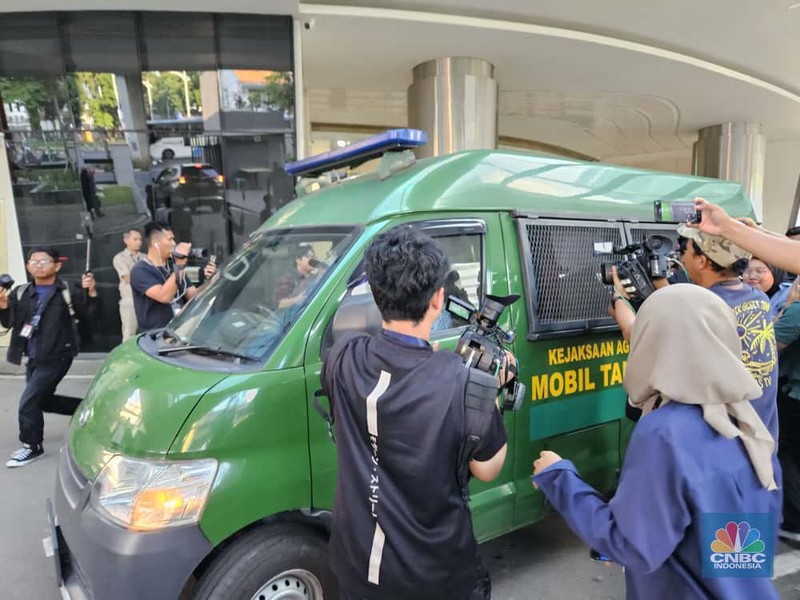 Kepala Pusat Penerangan Hukum (Kapuspenkum) Kejaksaan Agung, Anang Supriatna dalam Konferensi Pers Penanganan Perkara Digitalisasi Pendidikan Kemendikbudristek Tahun 2019s/d 2022 oleh Tim Penyidik pada JAM Pidsus Kejaksaan RI di Loby Gedung Bundar JAM Pidsus Kejaksaan Agung RI, Jakarta, Kamis, (4/9/2025). Kepala Pusat Penerangan Hukum (Kapuspenkum) Kejaksaan Agung, Anang Supriatna dalam Konferensi Pers Penanganan Perkara Digitalisasi Pendidikan Kemendikbudristek Tahun 2019s/d 2022 oleh Tim Penyidik pada JAM Pidsus Kejaksaan RI di Loby Gedung Bundar JAM Pidsus Kejaksaan Agung RI, Jakarta, Kamis, (4/9/2025). (CNBC Indonesia/Muhammad Sabki)