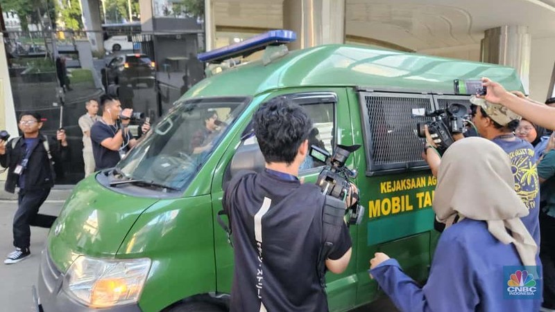 Kepala Pusat Penerangan Hukum (Kapuspenkum) Kejaksaan Agung, Anang Supriatna dalam Konferensi Pers Penanganan Perkara Digitalisasi Pendidikan Kemendikbudristek Tahun 2019s/d 2022 oleh Tim Penyidik pada JAM Pidsus Kejaksaan RI di Loby Gedung Bundar JAM Pidsus Kejaksaan Agung RI, Jakarta, Kamis, (4/9/2025). (CNBC Indonesia/Muhammad Sabki)