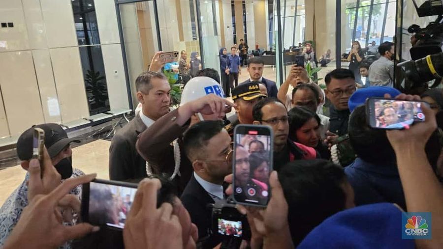 Kejaksaan Agung (Kejagung) menetapkan Nadiem Makarim sebagai tersangka dalam kasus dugaan korupsi pengadaan laptop Chromebook. Mantan Menteri Pendidikan, Kebudayaan, Riset dan Teknologi tersebut langsung ditahan di Rutan Salemba, Kamis (4/9/2025). (CNBC Indonesia/Intan Rakhmayanti)