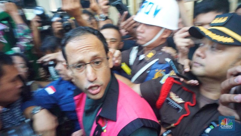 Kejaksaan Agung (Kejagung) menetapkan Nadiem Makarim sebagai tersangka dalam kasus dugaan korupsi pengadaan laptop Chromebook. Mantan Menteri Pendidikan, Kebudayaan, Riset dan Teknologi tersebut langsung ditahan di Rutan Salemba, Kamis (4/9/2025). (CNBC Indonesia/Muhammad Sabki)