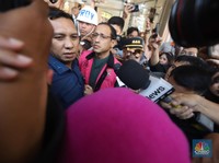 Nadiem Makarim Tersangka Korupsi Laptop Chromebook, Langsung Ditahan