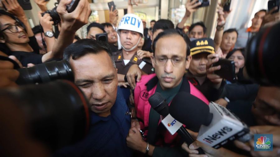 Kejaksaan Agung (Kejagung) menetapkan Nadiem Makarim sebagai tersangka dalam kasus dugaan korupsi pengadaan laptop Chromebook. Mantan Menteri Pendidikan, Kebudayaan, Riset dan Teknologi tersebut langsung ditahan di Rutan Salemba, Kamis (4/9/2025). (CNBC Indonesia/Muhammad Sabki)