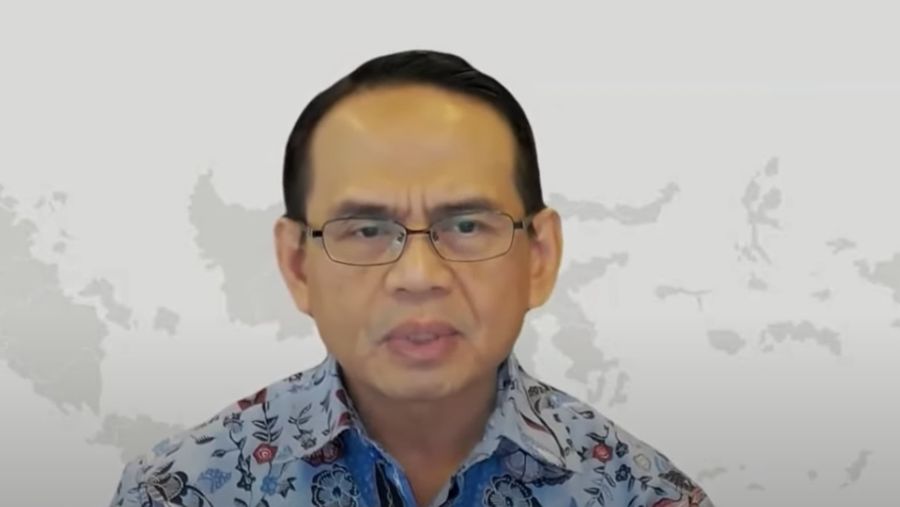 Kepala Ekesekutif Pengawas Lembaga Pembiayaan, Perusahaan Modal Ventura, Lembaga Keuangan Mikro, dan Lembaga Jasa Keuangan Lainnya Otoritas Jasa keuangan, Agusman saat menyampaikan Konferensi Pers Asesmen Sektor Jasa Keuangan dan Kebijakan OJK Hasil RDKB Agustus 2025. (Tangkapan Layar Youtube/Otoritas Jasa Keuangan)