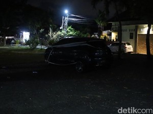 Mobil Parkir 2 Hari Dikerubuti Lalat, Ternyata Ada Mayat Pria Membusuk