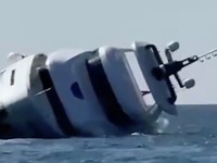 Baru 15 Menit Diluncurkan, Kapal Pesiar Mewah Rp 20 M Karam di Laut