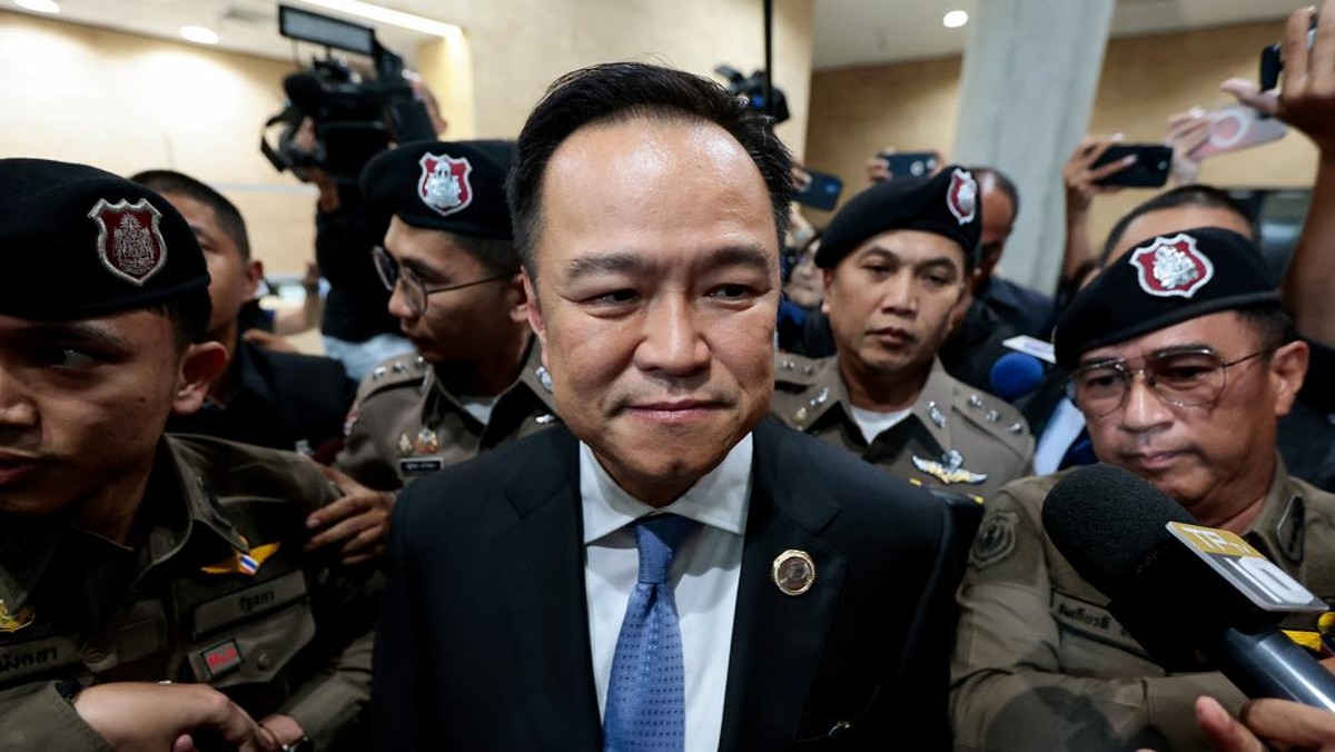 Mobil PM Thailand Tiba-Tiba Digeledah Polisi, Cari Senjata Api-Narkoba