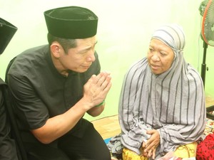 CEO Grab Takziah ke Makassar, Dampingi Keluarga Mitra yang Berduka