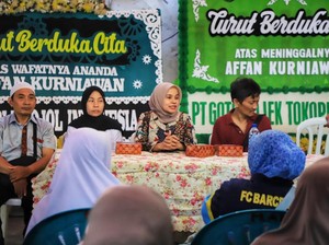 Kemensos Beri Bansos Sembako ke Tetangga Driver Ojol Affan Kurniawan