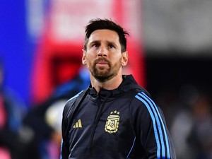 Messi Akuisisi Cornella, Klub Divisi Lima Liga Spanyol