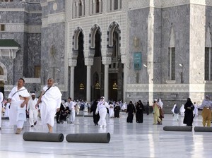 Masjidil Haram Luncurkan Kelas Al-Quran Khusus untuk Perempuan Tunarungu