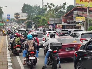 Long Weekend Arus Lalin Meningkat, One Way Arah Puncak Diterapkan