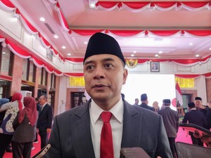 Walkot Eri Ceritakan Kisah Warga Terjebak Demo Ricuh di Surabaya