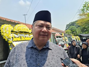 Airlangga Kenang Arif Budimanta: Indonesia Kehilangan Tokoh Ekonomi Konstitusi