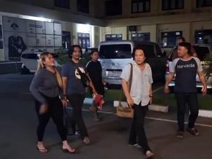 Waria Mojokerto Produksi-Jual Video Porno Gay Punya 250 Member