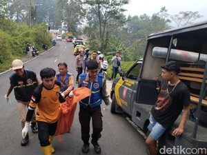 Anjing Pelacak Dikerahkan Cari Potongan Tubuh di Pacet Mojokerto