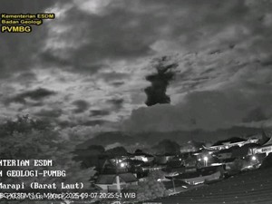 Marapi Erupsi lagi Malam Ini, Semburkan Abu 1.200 Meter