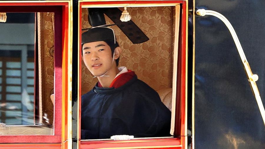 Pangeran Hisahito dari Jepang, putra Putra Mahkota Akishino dan Putri Mahkota Kiko, menghadiri upacara kedewasaan di Istana Kekaisaran di Tokyo, Jepang, 6 September 2025, dalam foto yang didistribusikan oleh Kyodo. Pangeran Hisahito dari Jepang, putra Putra Mahkota Akishino dan Putri Mahkota Kiko, menghadiri upacara kedewasaan di Istana Kekaisaran di Tokyo, Jepang, 6 September 2025, dalam foto yang didistribusikan oleh Kyodo. (Mandatory credit Kyodo/via REUTERS)